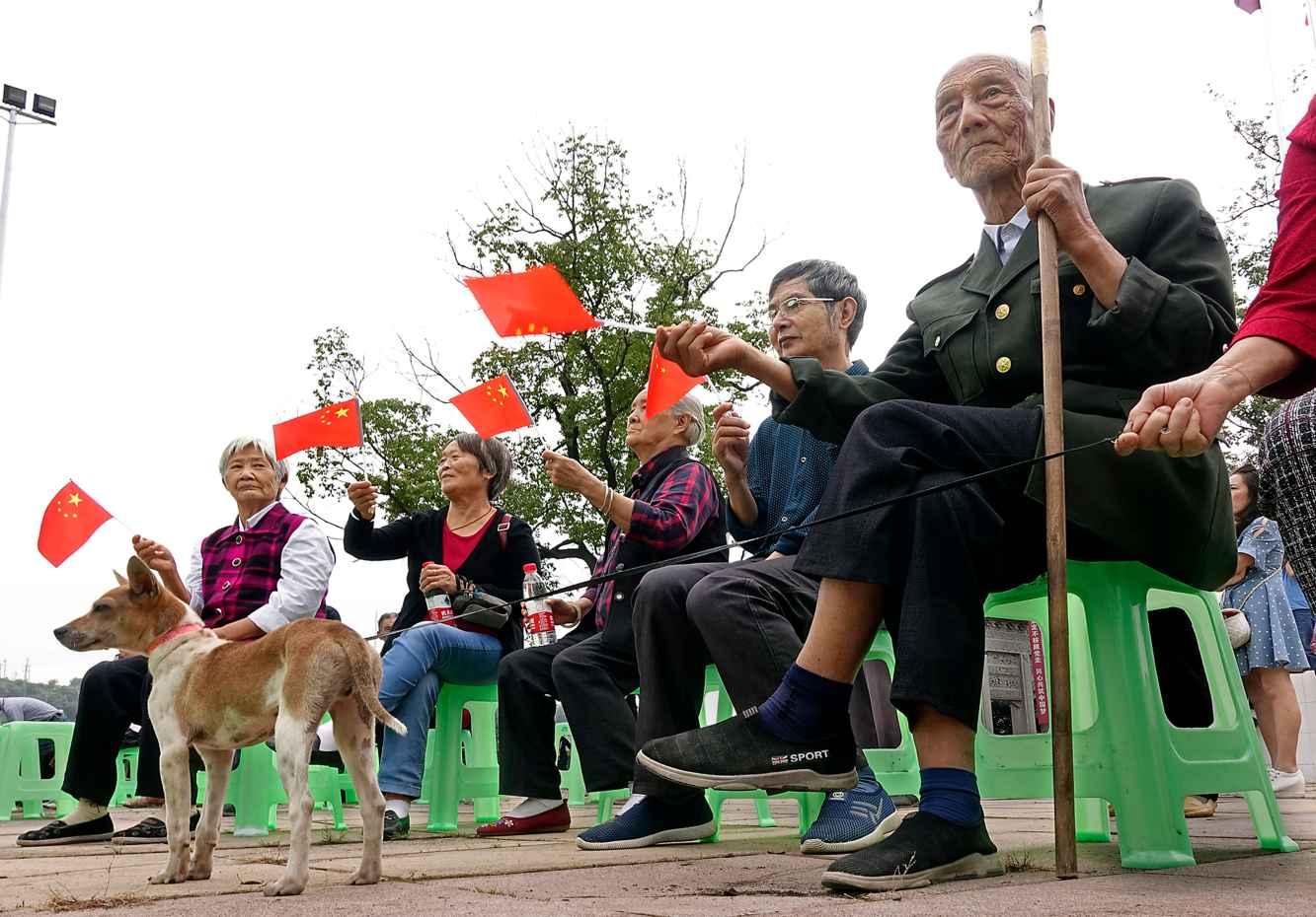 男人衰老时会伴随4个表现,若你一个不占,恭喜!或许还比较年轻